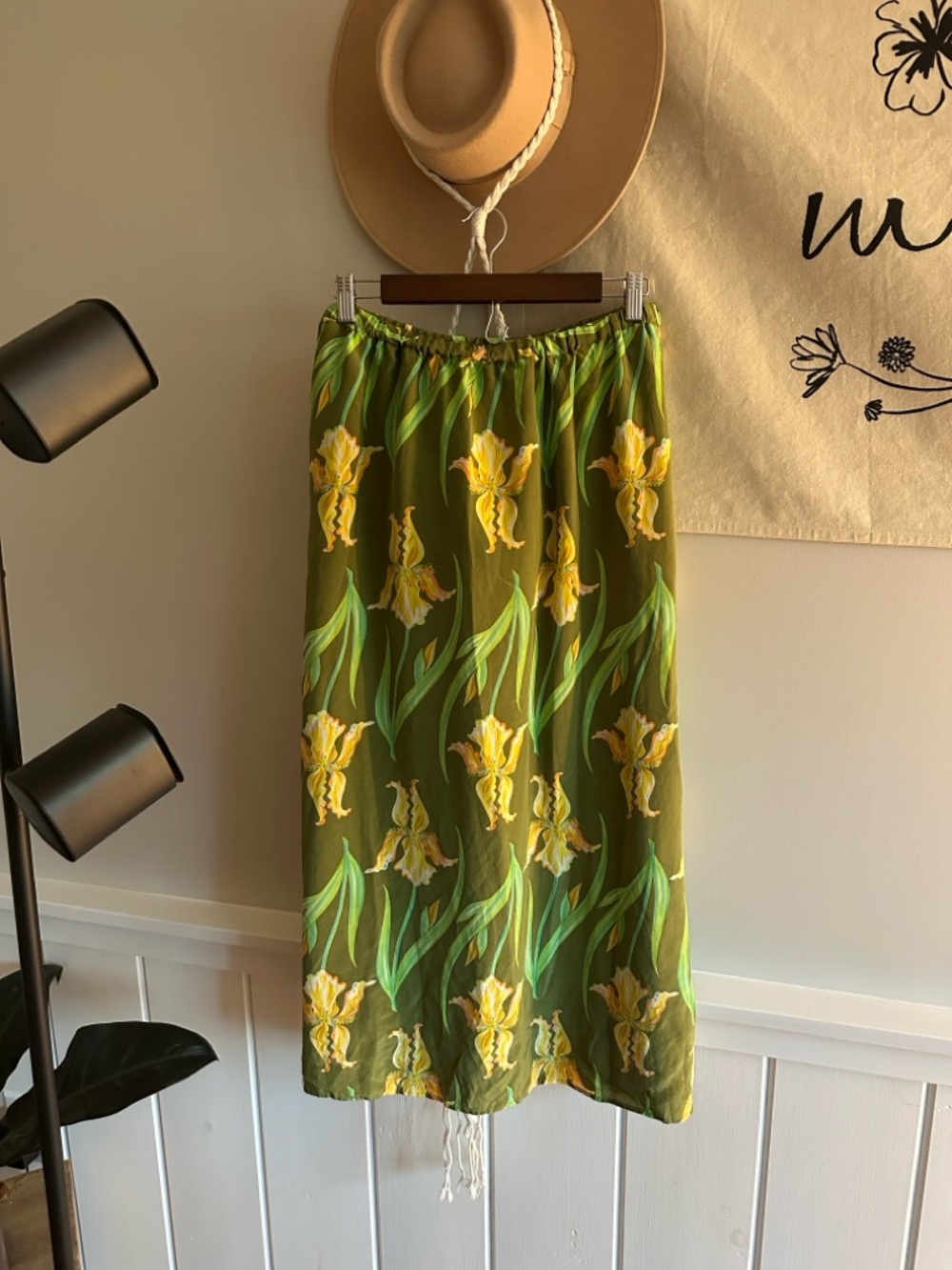 ✨100% silk tropical skirt✨